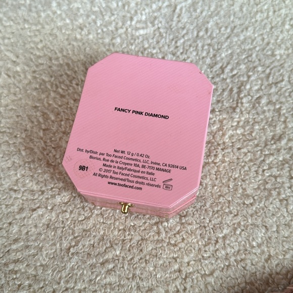 New Too faced highlighter Fancy Pink Diamond - Picture 2 of 3